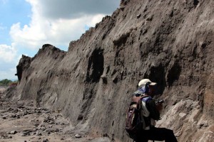 メラピ火山における火山噴出物調査